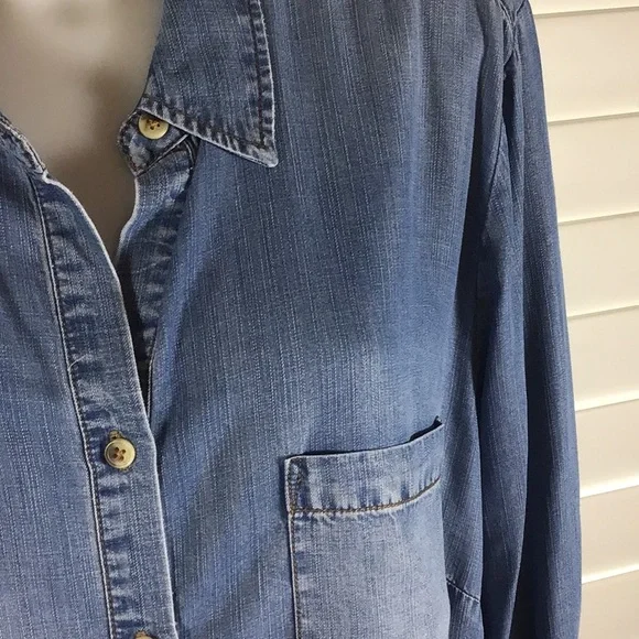 Chico’s chambray tunic - Picture 2 of 6
